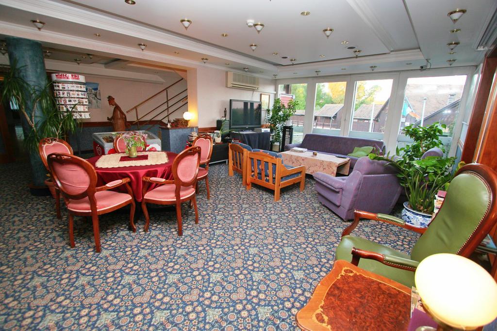Waterfront Hotel Szentendre Exterior foto